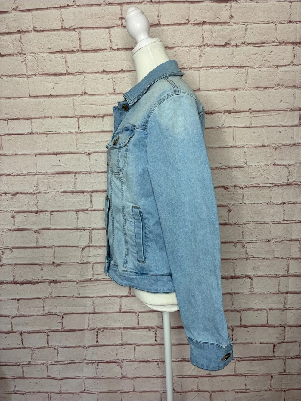 Custom Upcycled Peacock Feather Printed Light Wash Denim Jacket Like New Size 8